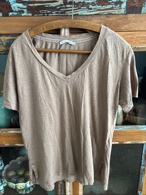 Michael Stars Taupe V-Neck Short Sleeve Tee